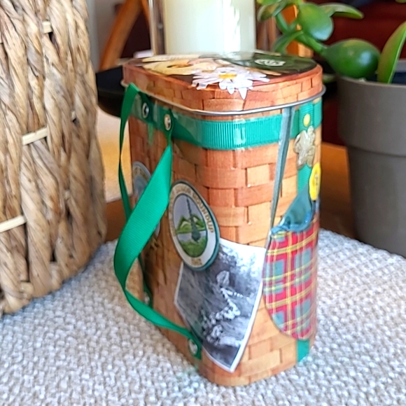 Girl Scout Backpack Senior Roundup Badge Tin - Picture 2 of 6